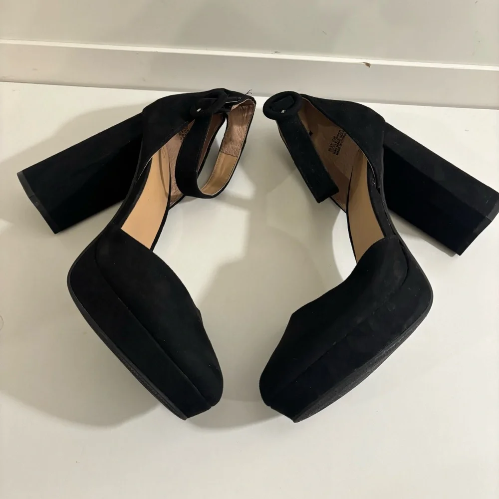 Crown & Ivy Riley Black Ankle Strap Box Platform Heels Size 10
